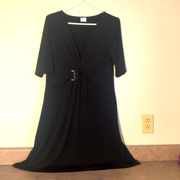 Ladies dress - Picture 1 of 7